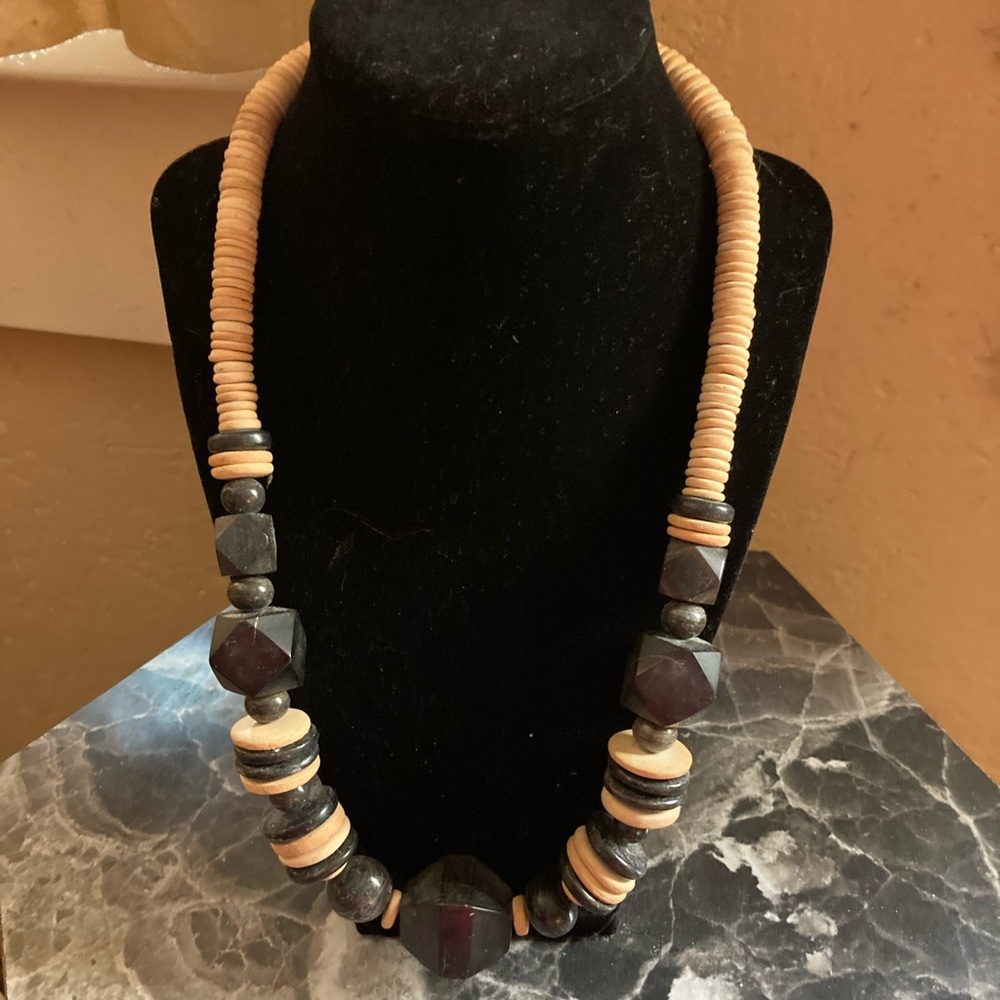 Elegant Black and Tan Beaded Necklace